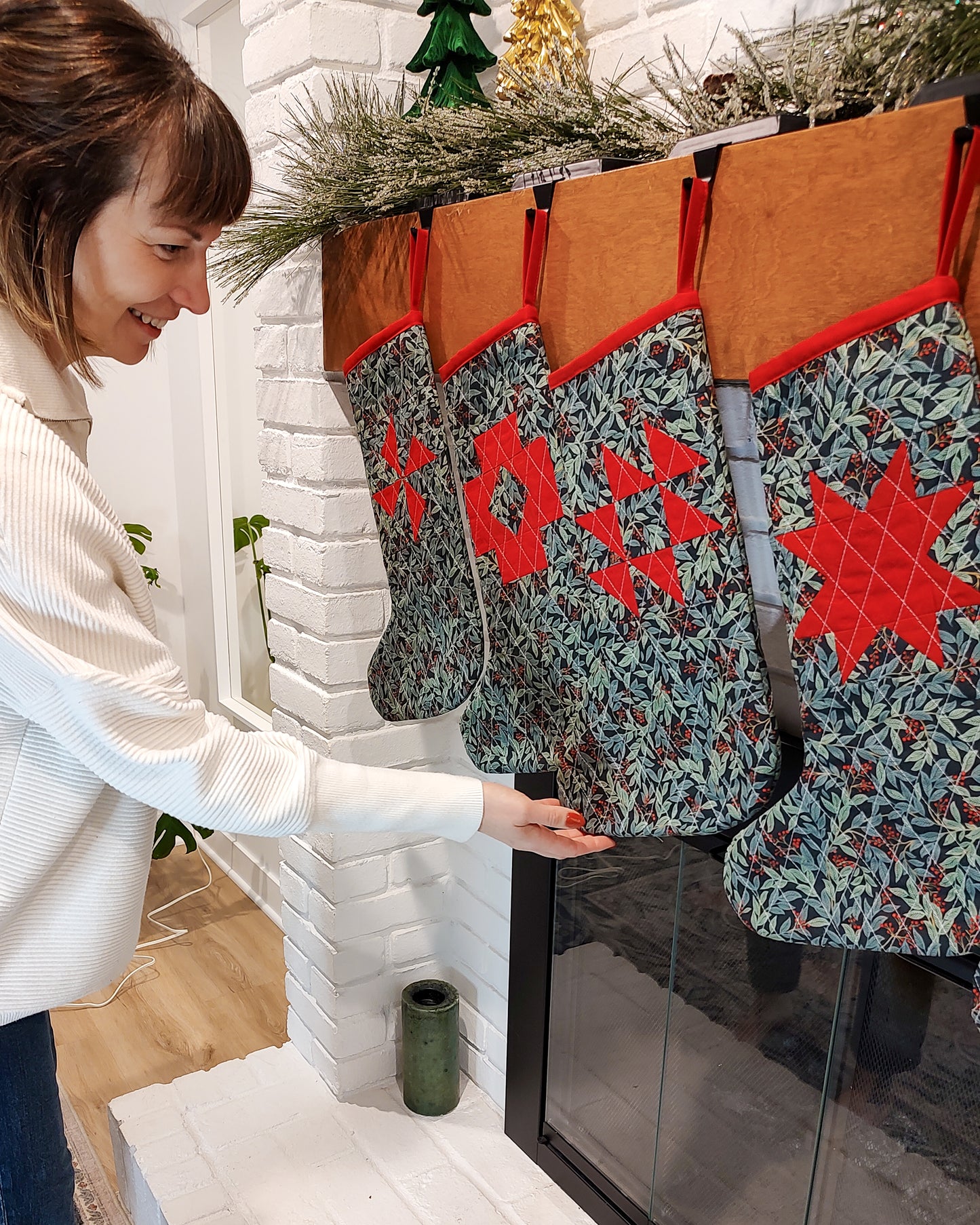 Snowfall Stockings - set of 4 red and green