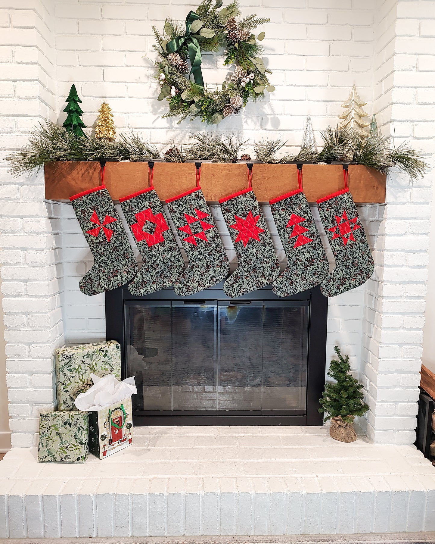 Snowfall Stockings - set of 4 red and green